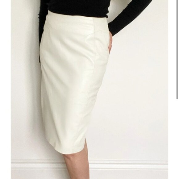 Danier Dresses & Skirts - Danier White Genuine Leather Pencil Skirt Size 4